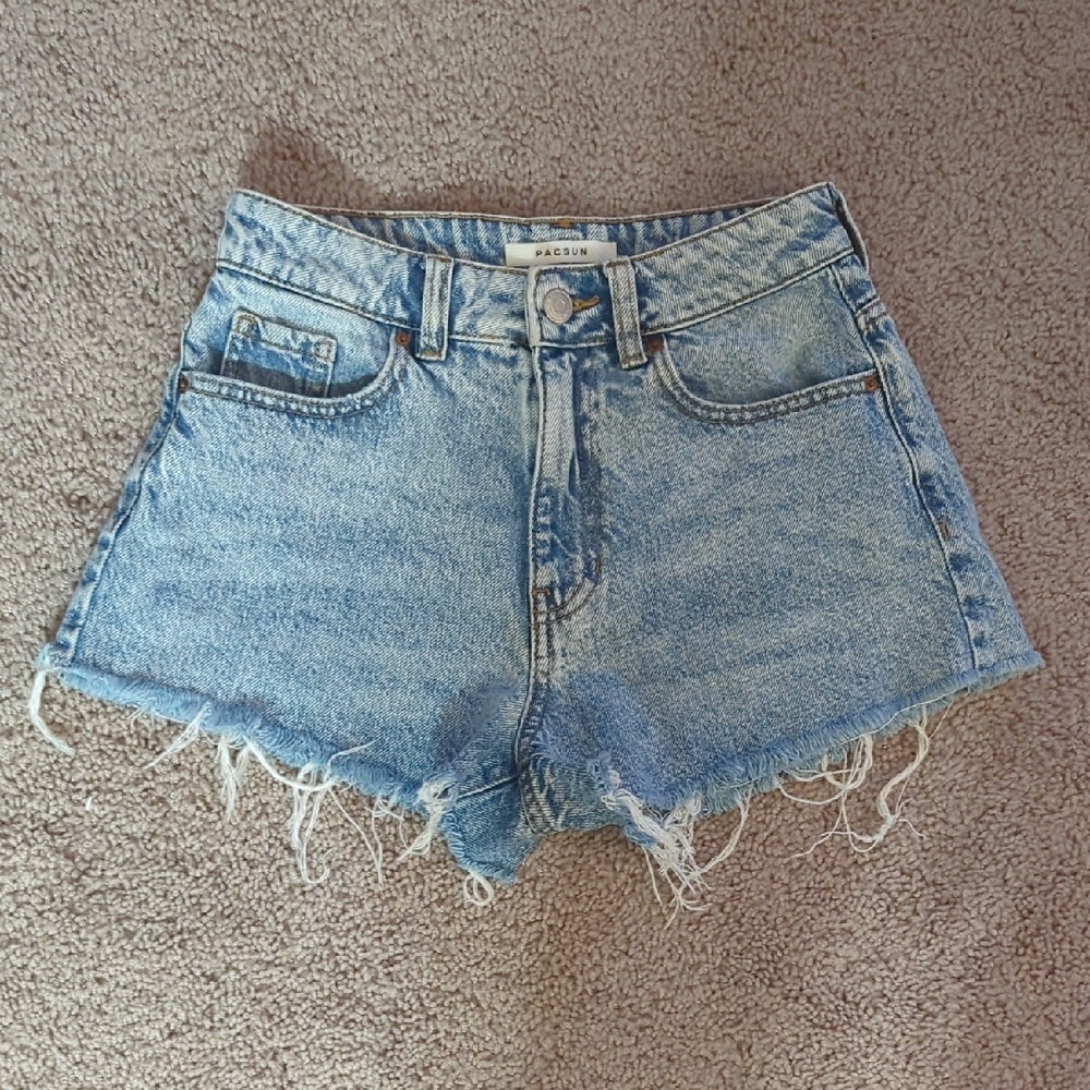 PacSun Mom Jean High Rise Freyed Hem Shorts